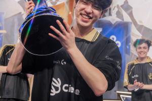 原来全队就一个美国人？北美LYON下路Berserker宣布转为本土选手 配图