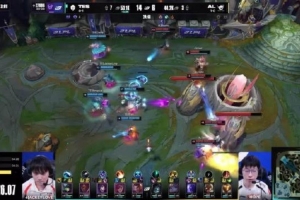 媒体人：TES这比赛给我整热血沸腾 你觉得他不行了突然就支棱起来 配图