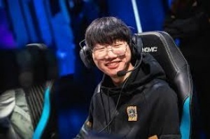 媒体人开团宁王：你真想TES好，你能直播说出小奶油不想和小天打 配图