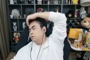 朱开：我不评价场外，现在Renard打挺好的，鸡哥这时也没必要回来 配图