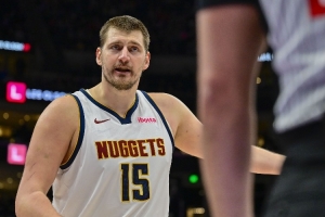 解说：掘金最近打得真难看 约基奇进疲劳期了&与瓦兰无化学反应 配图