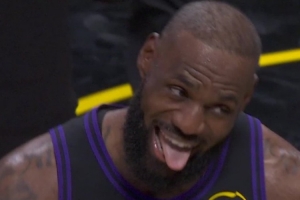 键盘侠|湖人用热火诈骗犯换回肯纳德&八村塁!41岁LBJ要把筐扣碎 配图