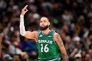 基德谈马丁:防守亚历山大可不容易 他攻防两端都表现很棒 配图