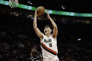 媒体人：杨瀚森字典里不能有垃圾时间概念 英语进步速度让人忧虑 配图