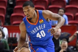 G联赛场均20分！Shams：开拓者用双向合同签下克里斯·扬布拉德 配图