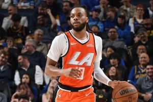 加兰:我对首秀表现并不沮丧 下半场队友鼓励我继续投&保持侵略性 配图