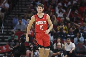 一夜两纪录!谢泼德19+7+10+6+2!助攻&抢断创新高 配图