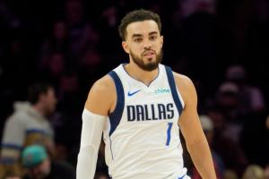 刚被裁!美记:火箭&森林狼都对泰厄斯·琼斯表现出了早期兴趣 配图