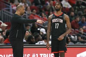 乌度卡:我们破解联防创造了空位 但伊森和谢泼德没投进 配图