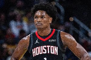 高开低走！阿门16中7拿到20分11板4助1断 下半场6中1 配图