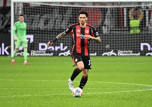 德天空：法兰克福后卫柯林斯计划今夏离队，利物浦等队正在关注 配图