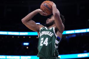 不在状态！卡梅隆·托马斯3中0仅靠罚球拿到2分 正负值-18 配图