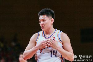 媒体人：李弘权今天太棒了 有些人他就是时刻准备着！ 配图