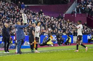 复出还有主力吗？1.45亿伊萨克16场3球，9500万埃基蒂克16球6助 配图