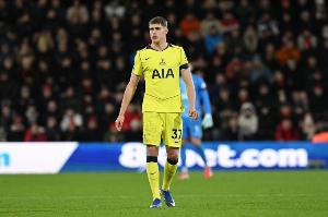 每体：范德芬符合巴萨寻找的后卫类型，球员市场估值6500万欧 配图