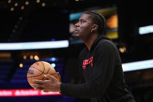 帕金斯:卡佩拉成为了自己角色上的明星 仅凭此就挣了1.5亿 配图