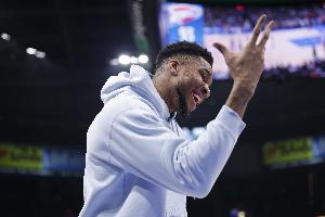 Shams:字母哥今日预计复出战绿军!此前因小腿伤连缺5周 配图