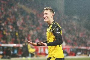 罗马诺:皇马关注施洛特贝克情况,派出球探考察他的表现 配图