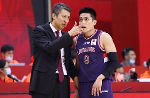 郭士强谈陈盈骏:离开辽宁后我和他在广州合作4年 一直看着他进步 配图