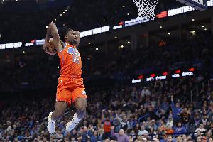 亚历山大:华莱士是天生的球员 他学习能力极强一直在成长 配图