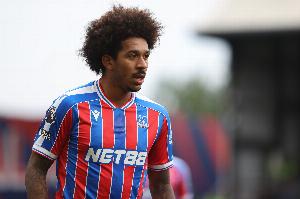 水晶宫后卫：库尼亚很聪明顺势倒下 客场作战这种判罚确实可能有 配图