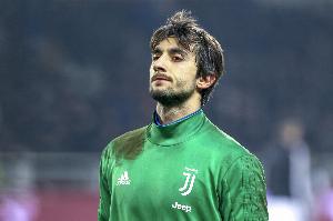 意媒:本轮联赛客战罗马,尤文图斯可能继续让佩林首发 配图