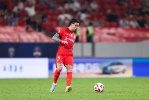 带伤出战！张琳芃两天前鼻梁骨折，今日进入超级杯替补名单 配图