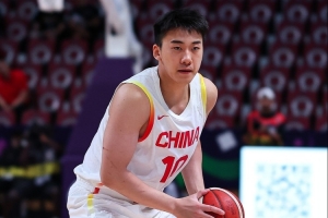 解说:中国男篮需要有支配球能力的锋线球员 王俊杰有大将风范 配图