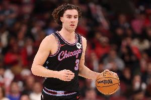 带队逆转!吉迪5记三分球拿下20分14板10助2断1帽 正负值+26 配图