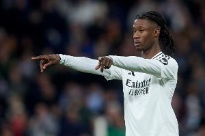 马卡:卡马文加因牙痛缺席皇马训练 赫伊森可能进入球队大名单 配图