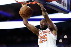 大桥:马刺是支出色的队伍 我们必须拿出最佳状态 配图