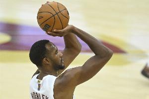 正负值+24最高！莫布里12中6拿到17分13板 罚球10中5 配图