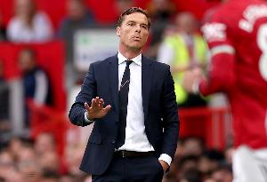 伯恩利主帅:虽然输了但我为球队感到自豪,对判罚不太信服 配图