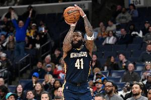 打爵士有心得！萨迪克·贝半场7中5拿下18分 上场比赛轰42分 配图