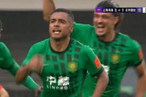 媒体人：国安上半场表现比上赛季有很大改观 节奏明显更快了 配图