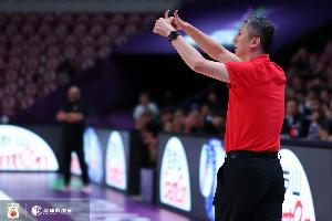 郭士强：团队的胜利 赛前也有准备要打40分钟 要打到一攻一防 配图