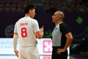 媒体人：男篮第三节落后与赵睿有直接关系 盼他早日回归巅峰状态 配图