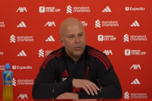 斯洛特：加克波不是信心消失只是考虑过多 狼队胜维拉比赛会很难 配图