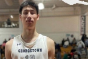 Division A锦标赛-郇斯楠13投7中&罚球10中9 得到23分7板1助2帽 配图