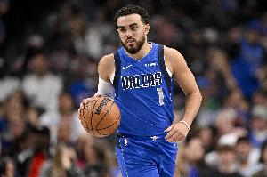 控场很稳！泰厄斯·琼斯在独行侠平均每36分钟送8.1助 助失比6.0 配图