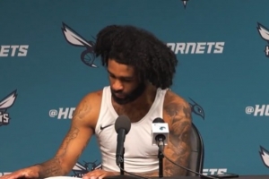 科比·怀特：26岁的我居然是队里第三老的 大家的活力很有感染力 配图