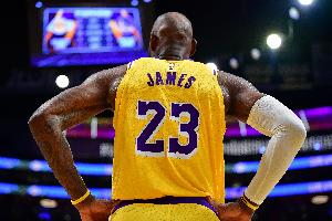 胜率66.7%！詹姆斯湖人生涯对勇士18胜9负 常规赛13-7&季后赛4-2 配图