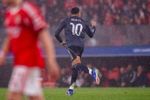 太阳报:姆巴佩在西班牙一家社区驾校考驾照,教练是马竞球迷 配图