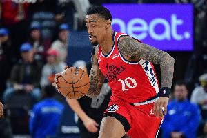 两大主力伤退!卢:邓恩没事 科林斯的情况还没有更新 配图