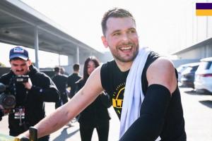 我一片真心你们？东契奇又是送鞋又是送车 生日却没礼物收！ 配图