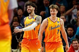 有点强！黄蜂自26年以来18胜9负 进攻第1 防守第5 净效率第1 配图