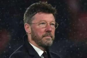 今日趣图：曼联先斩英超前2后斩足总杯冠军 月最佳魔咒？不存在！ 配图