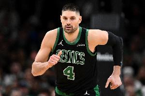 马祖拉谈武切维奇:随着他状态越来越好 我们又解锁了一块拼图 配图