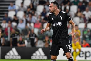 加蒂打趣：我以前踢中场一年能进15到20个球，改踢前锋没准真能行 配图