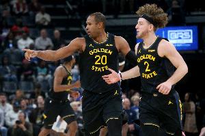 勇士半场三分24中5！媒体人：曾经的三分大队 球员现在没投篮能力 配图